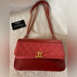 CHANEL Quilted Matelasse CC Logo Lambskin Chain Shoulder Bag Bicolor